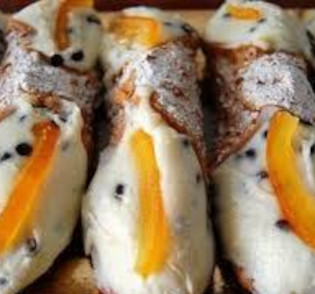 Scorze artigianali del Cannolo Siciliano Gigante, formato maxi, dorate e croccanti, realizzate secondo tradizione siciliana – confezione da 4 pezzi