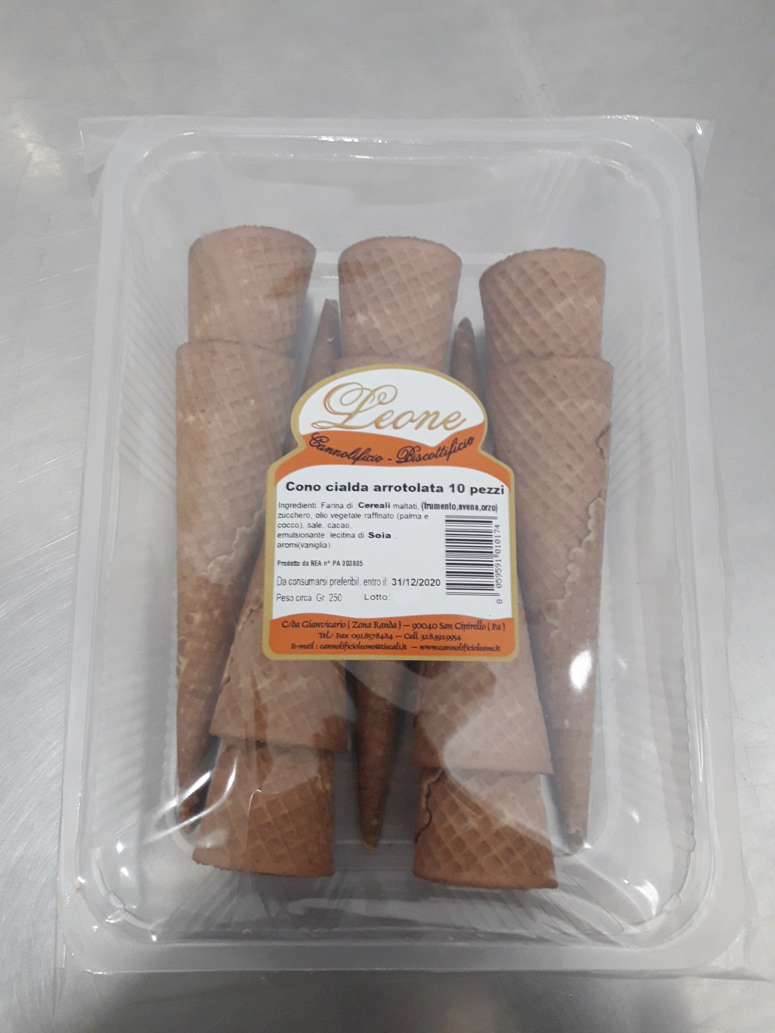 Cono a cialda arrotolata Leone: 10 pezzi croccanti per servire il gelato con gusto e tradizione